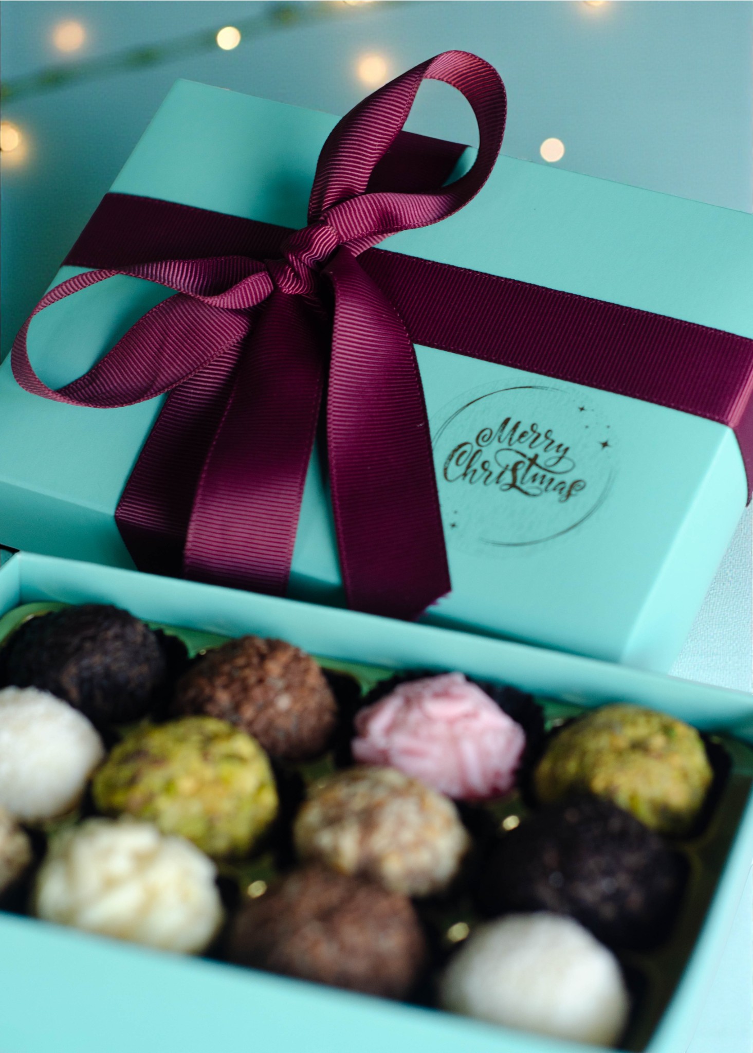 Box of 12 Merry Christmas with Burgundy Ribbon - Image 4